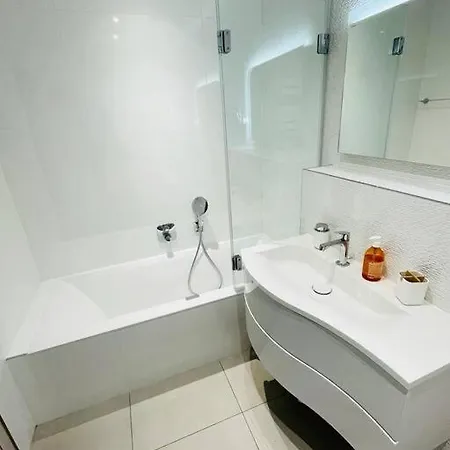 Luxury 3 Bedrooms Flat Cloche D'or W Terrace&parking